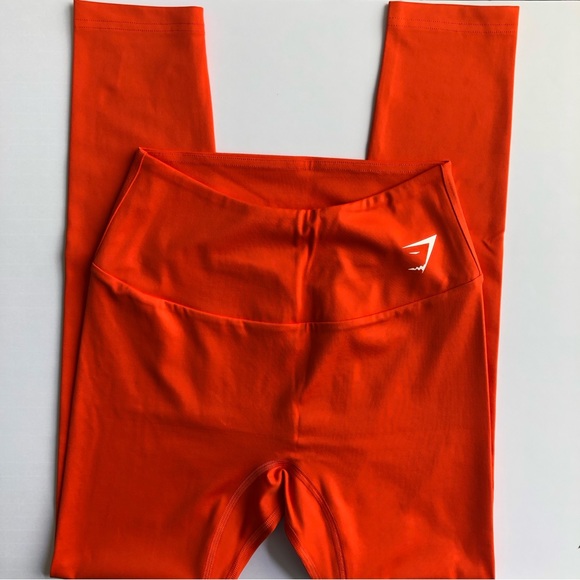 Gymshark L/XL Training Leggings & Training V Neck Sports Bra Set - Picture 2 of 10